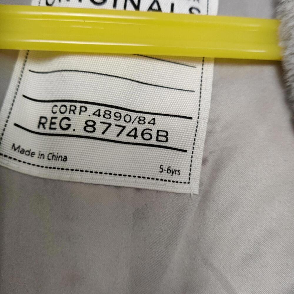 M&S Girl's Faux Fur Vest in Silver Gray Size 5 6 Years - Picture 3 of 6